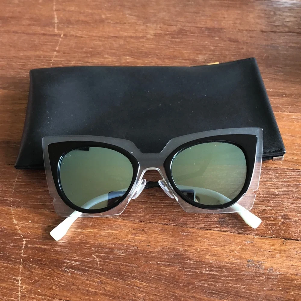 FENDI Cat Eye Sunglasses Black Designer Oversized Fashion Frames